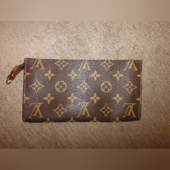 Louis Vuitton pouch 👝 - Picture 5 of 8